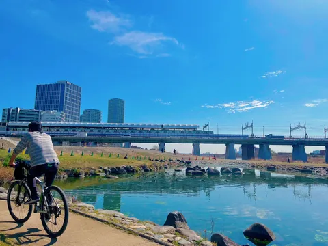 青空を走る水辺の時間