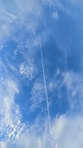 空に描かれた一本の線
