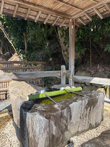静寂の庭、水の音