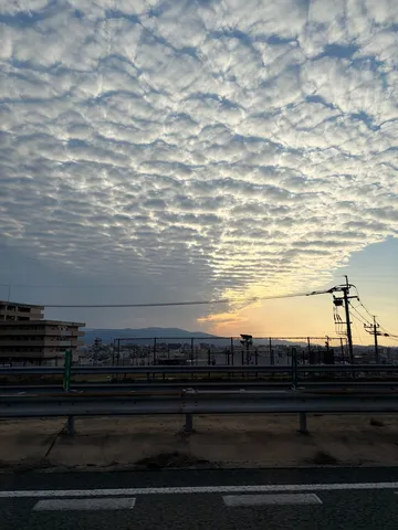 雲と夕焼けのコントラスト