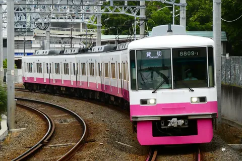 貸切列車、曲線を描いて