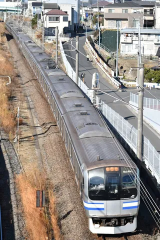 街と線路の静かな日常