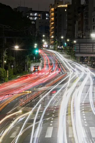 夜の帳に描く光の軌跡