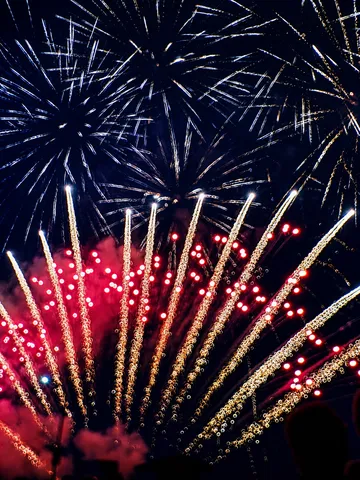 夜空を彩る光の祭典