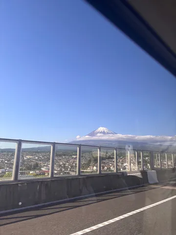 雲海に浮かぶ富士山