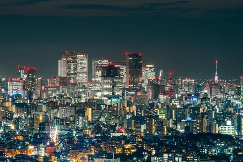 灯りが集う夜の街