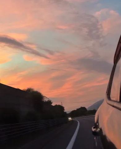 夕焼け空をドライブ