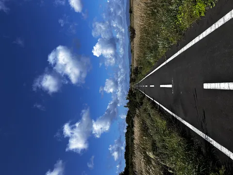 どこまでも続く一本道
