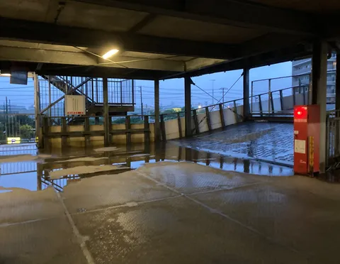 雨上がりの静寂
