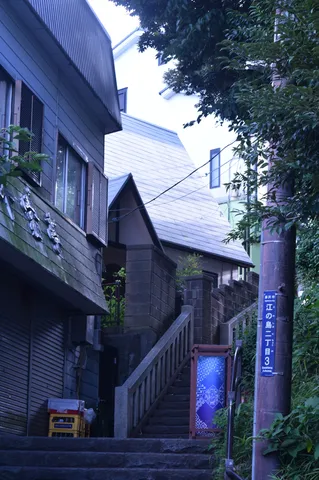 昭和レトロな階段の路地裏