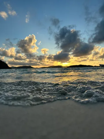 波間にほどける夕暮れ