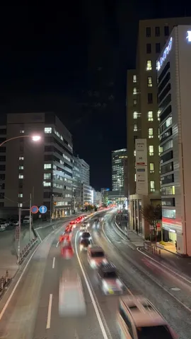 夜景と車の疾走感