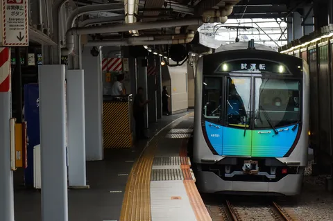 プラットフォームの光と蒸気