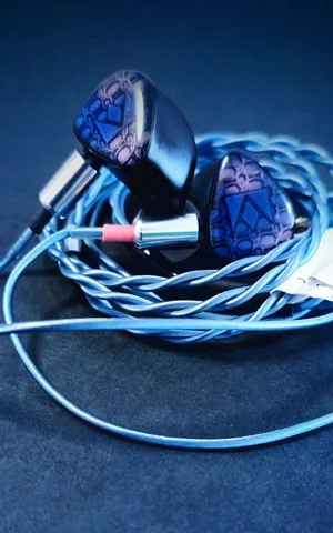 青い余韻を編むイヤホン
