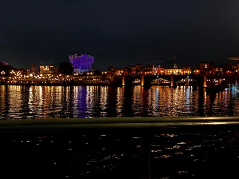 夜景に映える光のシンフォニー