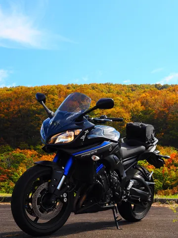 秋色の風を走る青い相棒