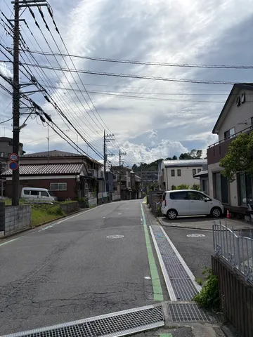 曇り空の下、懐かしい風景