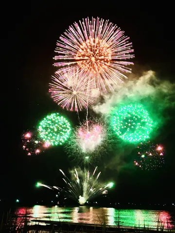 闇夜を彩る光の祭典