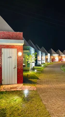 モザイクの夜を照らす道
