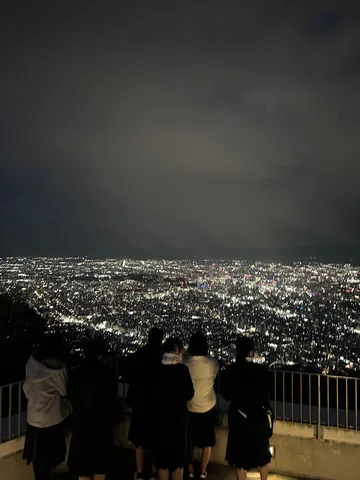 夜景と語る輪郭