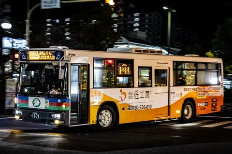 夜の回送、どこへ行く
