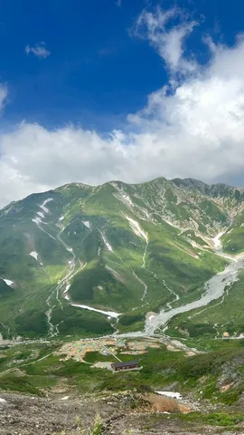 山麓の涼風と彩り