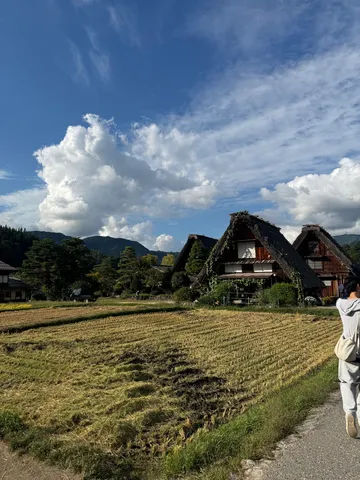 古民家と秋の気配
