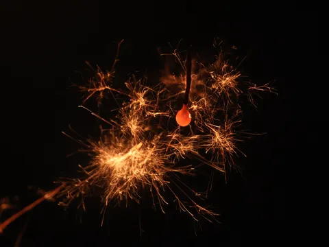 線香花火の儚い炎