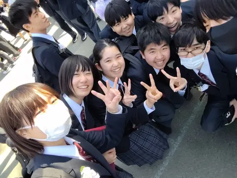 卒業式の晴れやかな笑顔