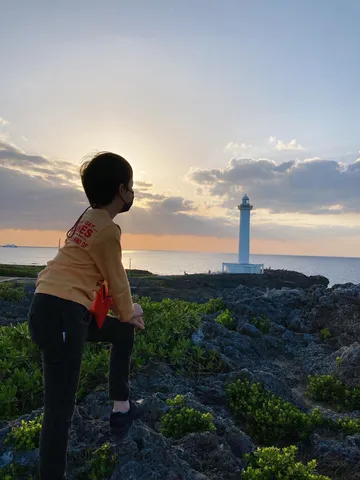 夕日と灯台、なにか発見？