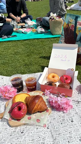 風薫る芝生で、甘いひととき