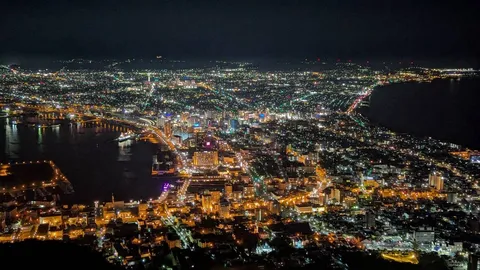 きらめく夜景、電気代は宇宙規模？