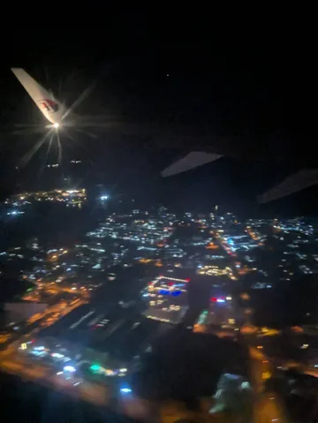 夜景に吸い込まれる旅路