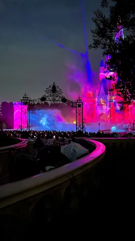 魔法にかかる夜の光景