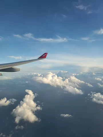 青と白の海、空の境界線