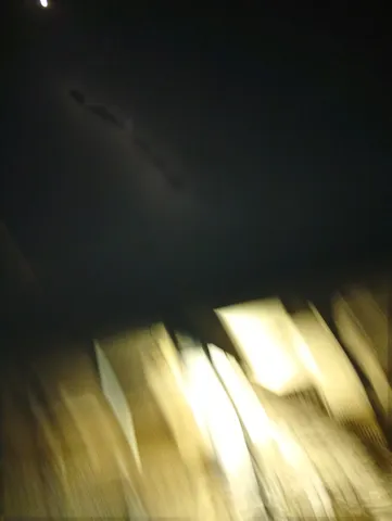 夜空を駆ける光の軌跡
