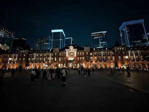 歴史を照らす都会の光