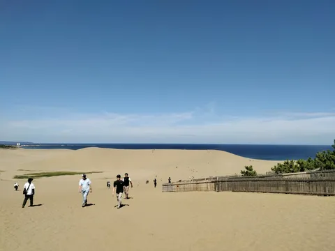 風と砂の楽園を踏む