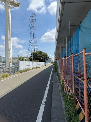 電線のある都市の風景