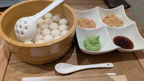 癒しの白玉、抹茶と黒蜜の誘惑