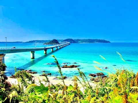 碧い海を渡る架け橋