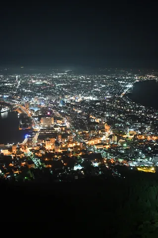星屑のように瞬く街の灯