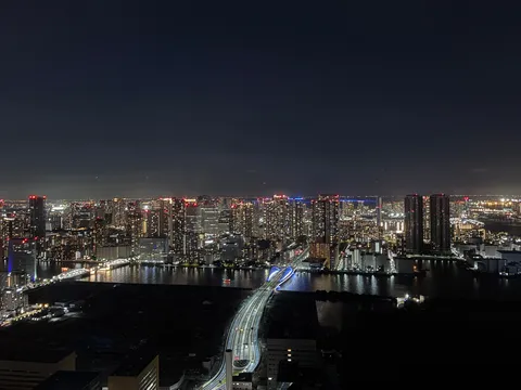 都会の夜景、光の川