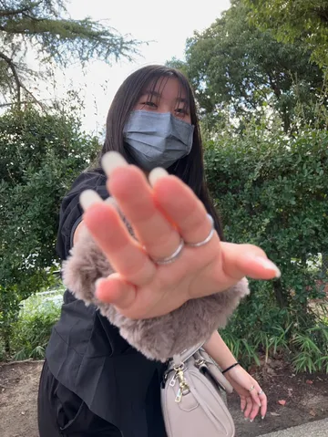 近すぎ注意！指先まで抜かりないおしゃれ