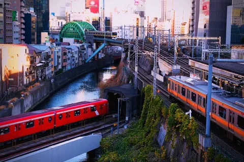 線路と水面の交差点