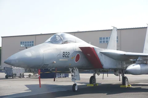 青空に映える戦闘機