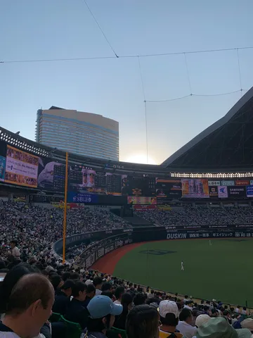 夕焼け球場、ホテルが見てる！