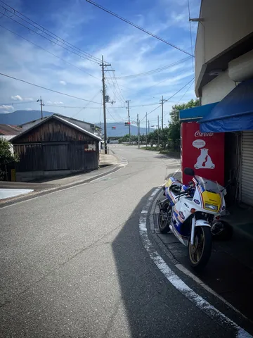 青空とレトロの交差点