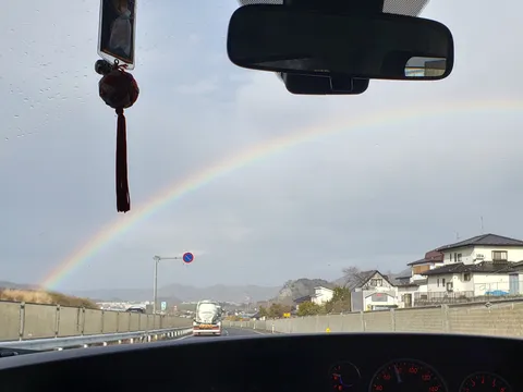 雨上がりの虹とドライブ