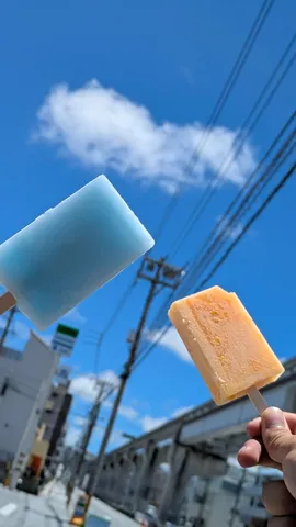 空とアイス、夏の訪れ